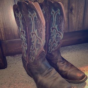 Hardly worn size 9.5D Womens Justin cowboy boots